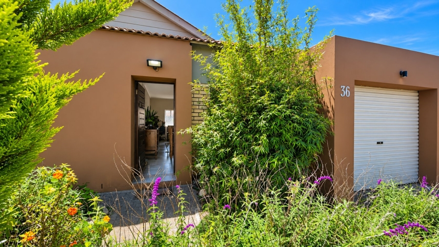 2 Bedroom Property for Sale in Mooikloof Country Estate Western Cape